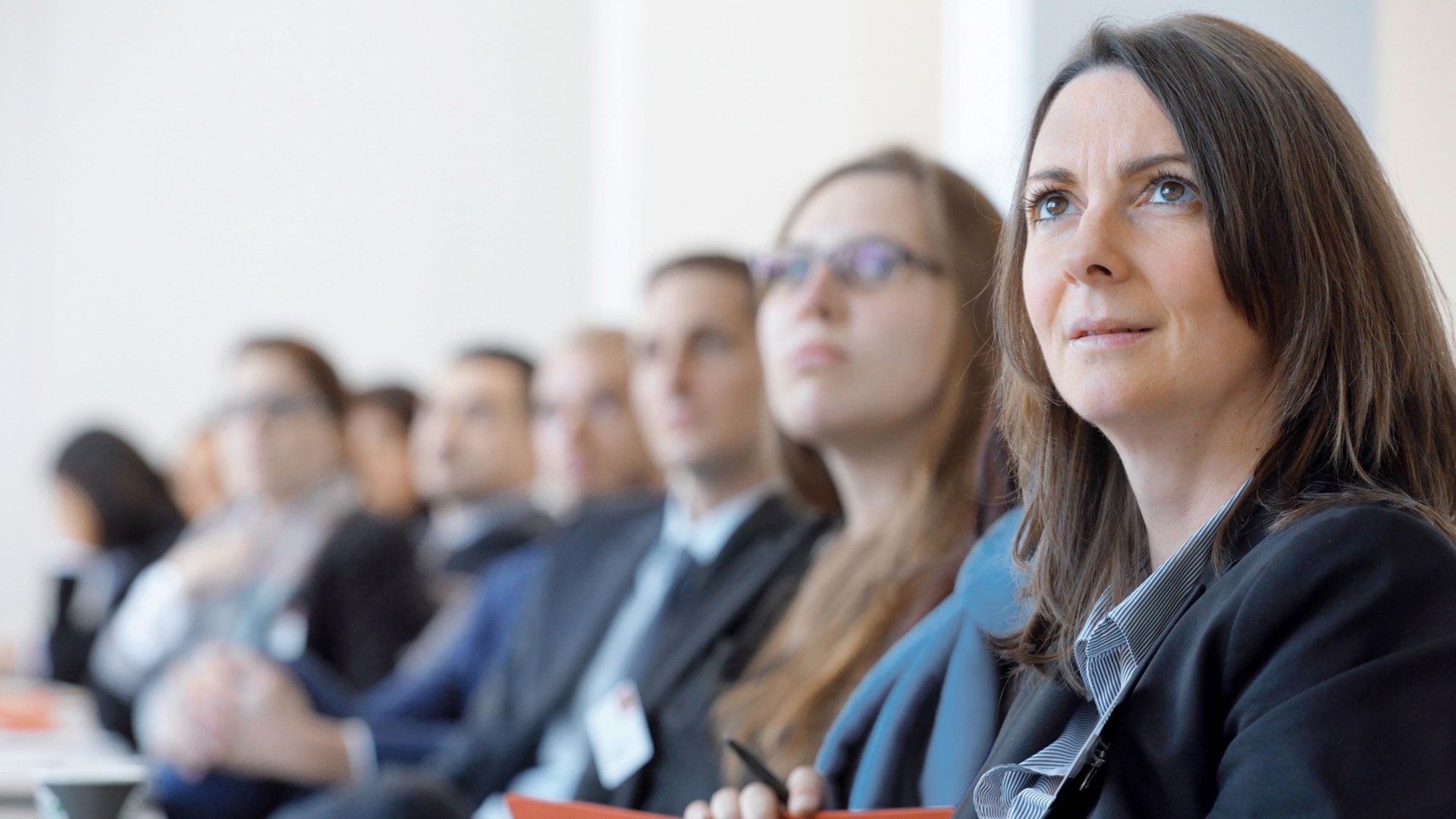 Pallet stacker from Linde Material Handling during maneuvers